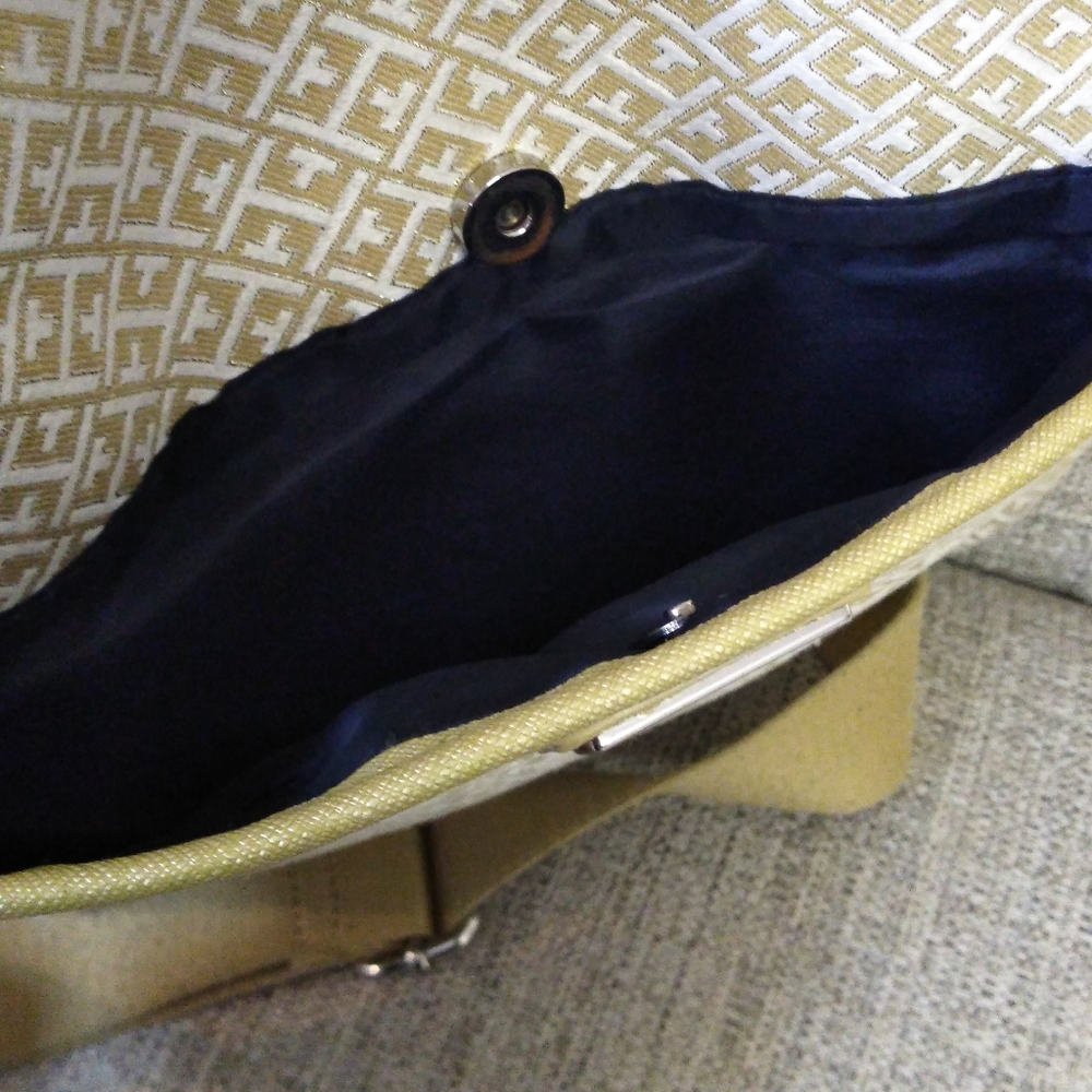 tommy hilfiger purse - Picture 6 of 6